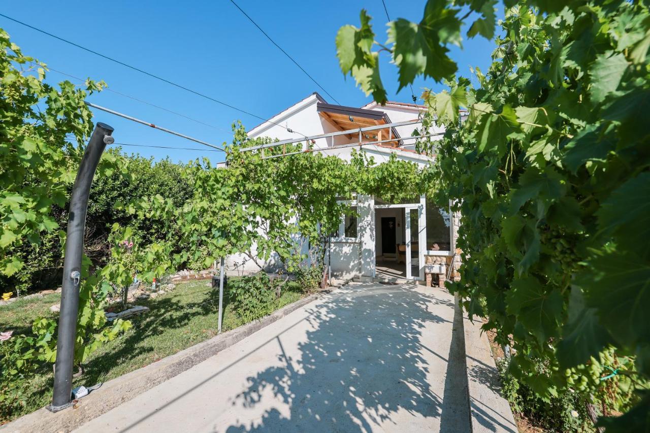 Apartments Miky Vrsi Exterior photo